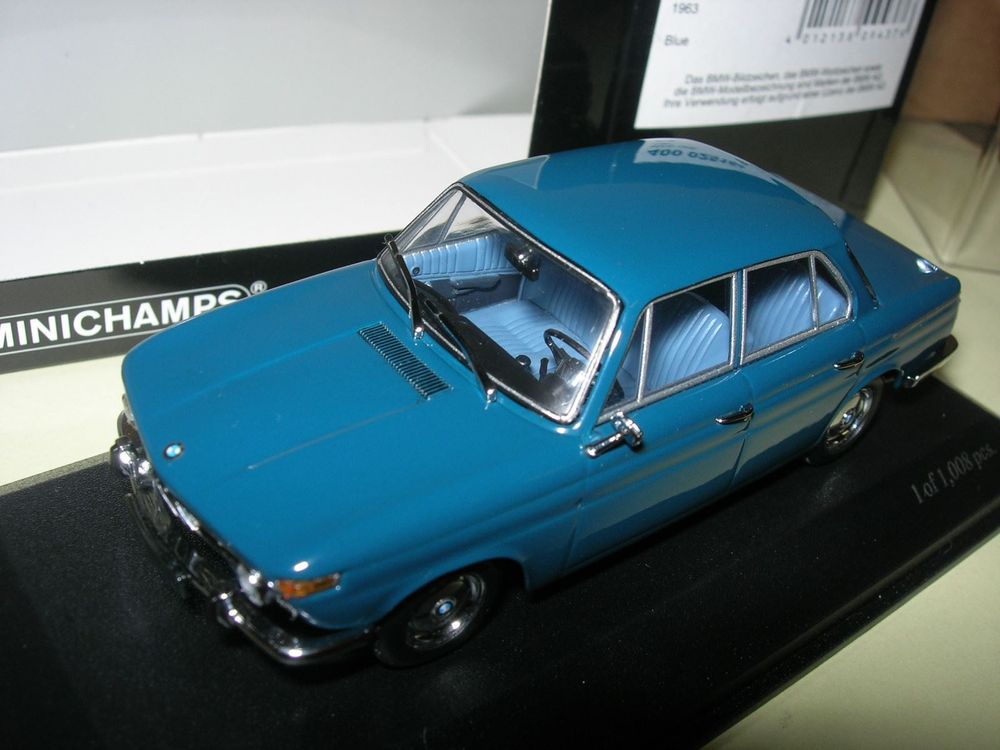 BMW M 635 CSi Bleu MINICHAMPS 1:43 de reference 80 42 9 421 475