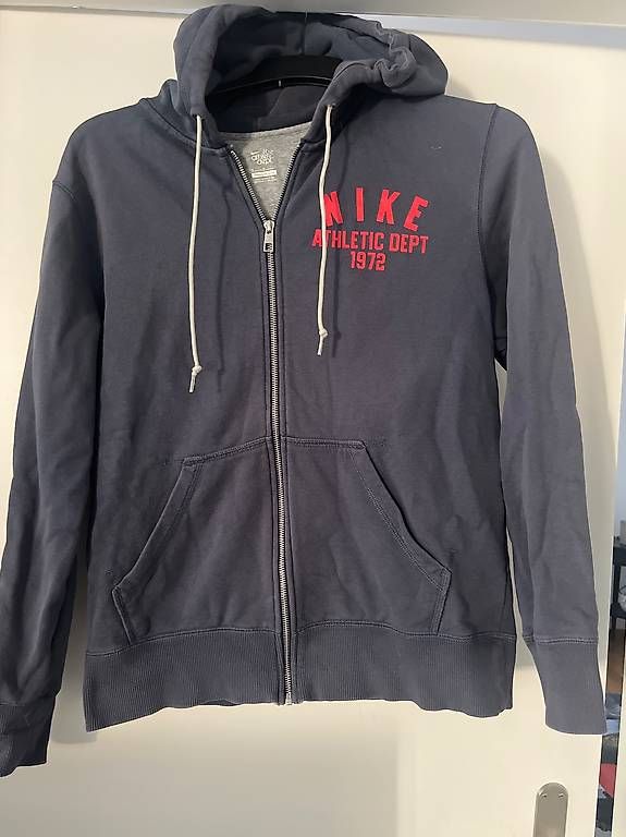 Giacche: Sportjacke Nike dunkelblau/ M – Usato da Rombach venduto da kar_5kkt