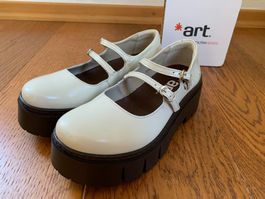 Art Leeds 1796 nappa shinny cream Gr.37