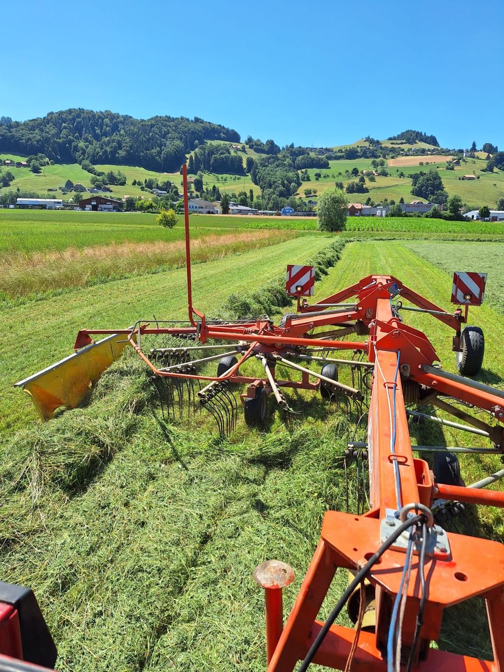 Raccolta foraggio grezzo: Seitenschwader – Usato da Reichenbach i. K. venduto da wut_hs27 1