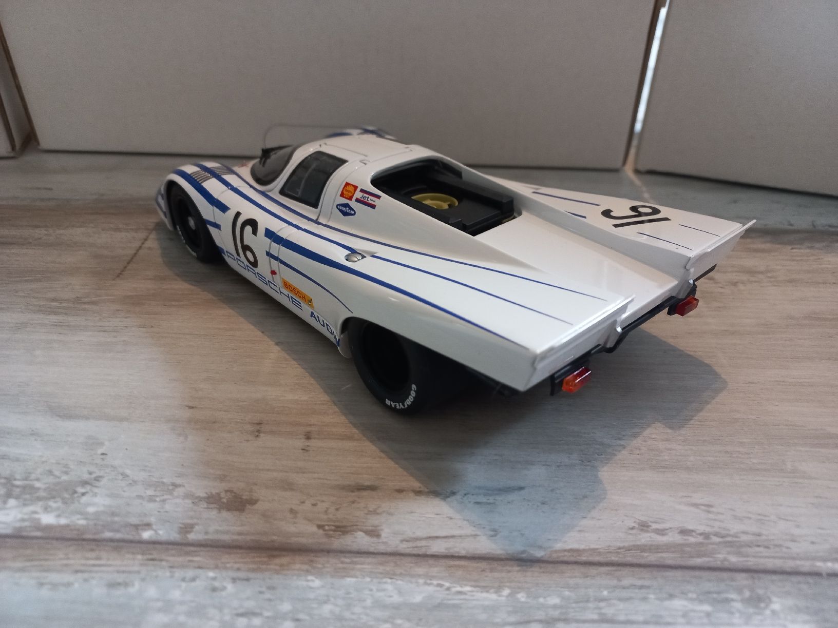 Autoart Modellautos: Porsche 917K 1/18 Autoart – Gebraucht aus Attalens von remy_s00 3