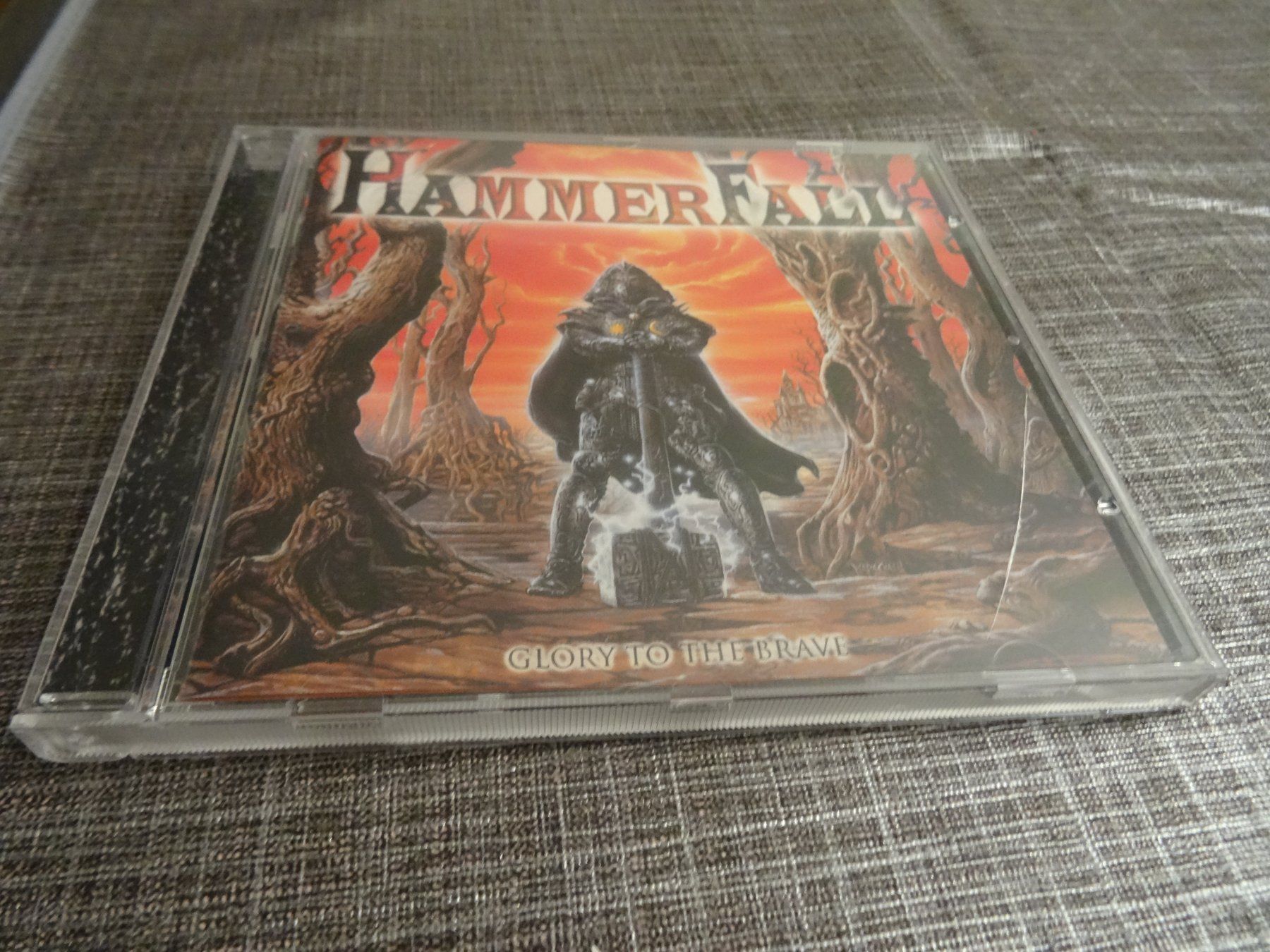 CDs: Hammerfall - Glory to the Brave CD – Gebraucht aus Olten von Disc-Ausverkauf