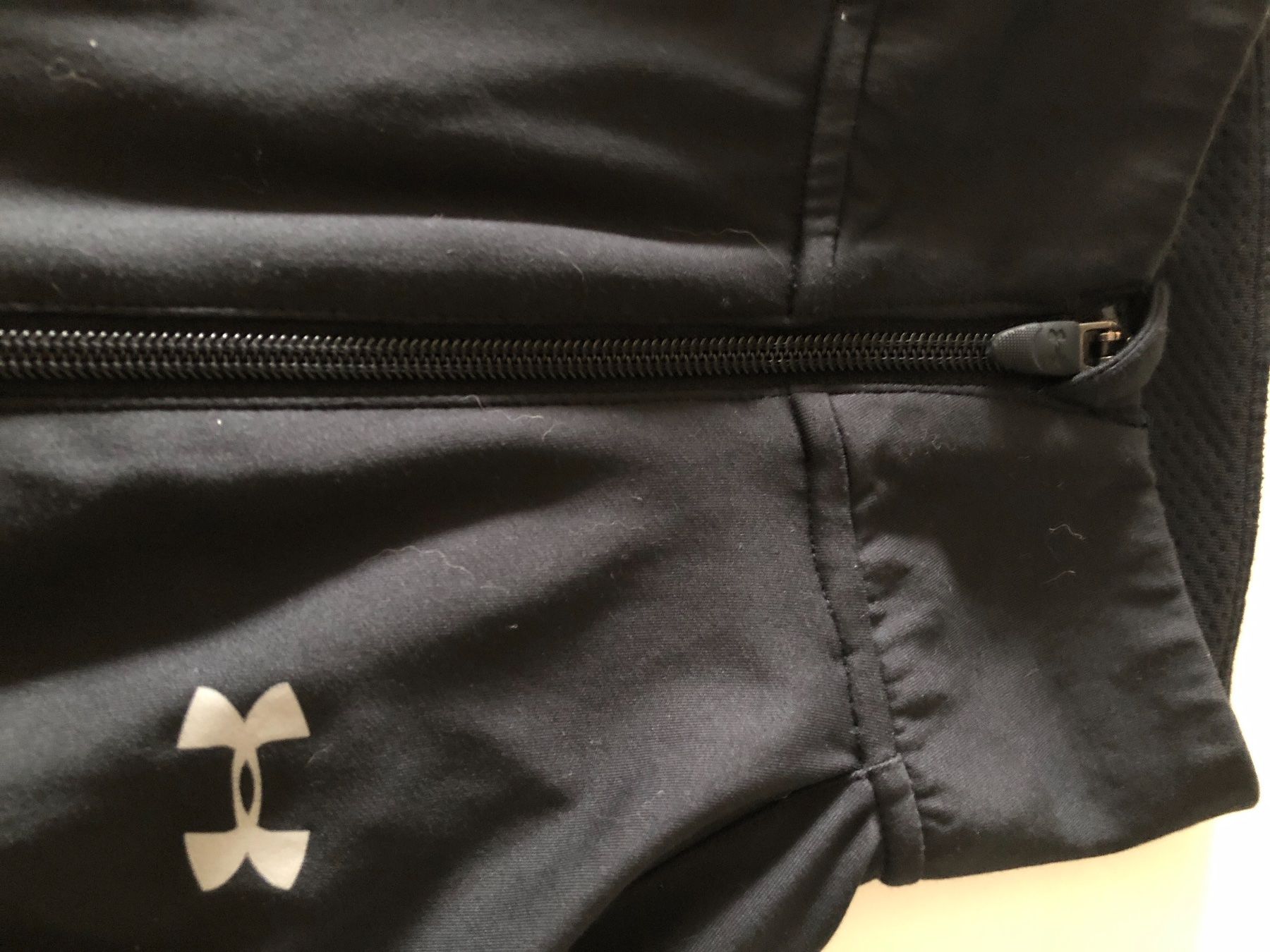 T-shirt: Running Shirt Under Armour – Nuovo (secondo la descrizione) da Jenins venduto da Pocahontas013 1
