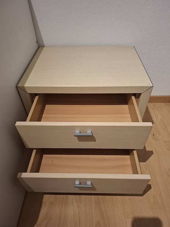 Comodini: 2x Nachttische und 1x Regal – Usato da Bischofszell venduto da van_tz6l