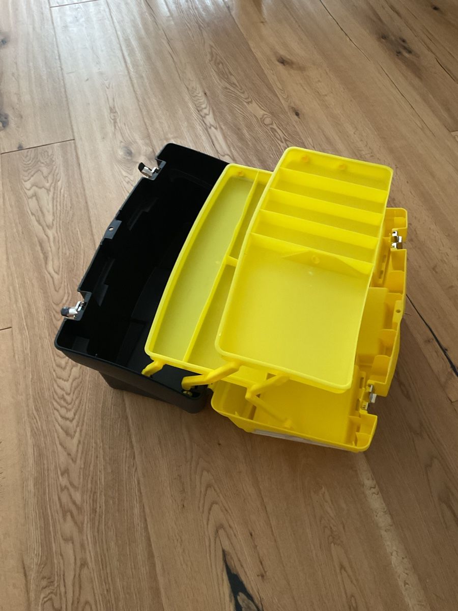 Transportkisten: Stanley Werkzeugkasten mit Sortierfächern gebraucht – Gebraucht aus Jegenstorf von BAVARIA4CH 2