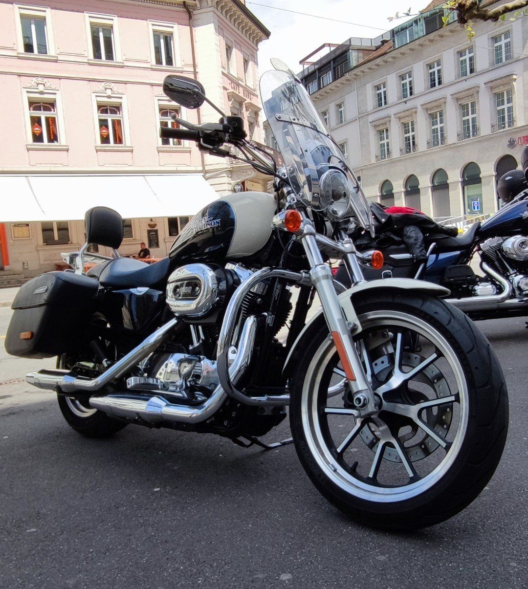 Harley-Davidson Chopper: HARLEY-DAVIDSON XL1200T Super Low ABS – Gebraucht aus Zürich von l.to 3