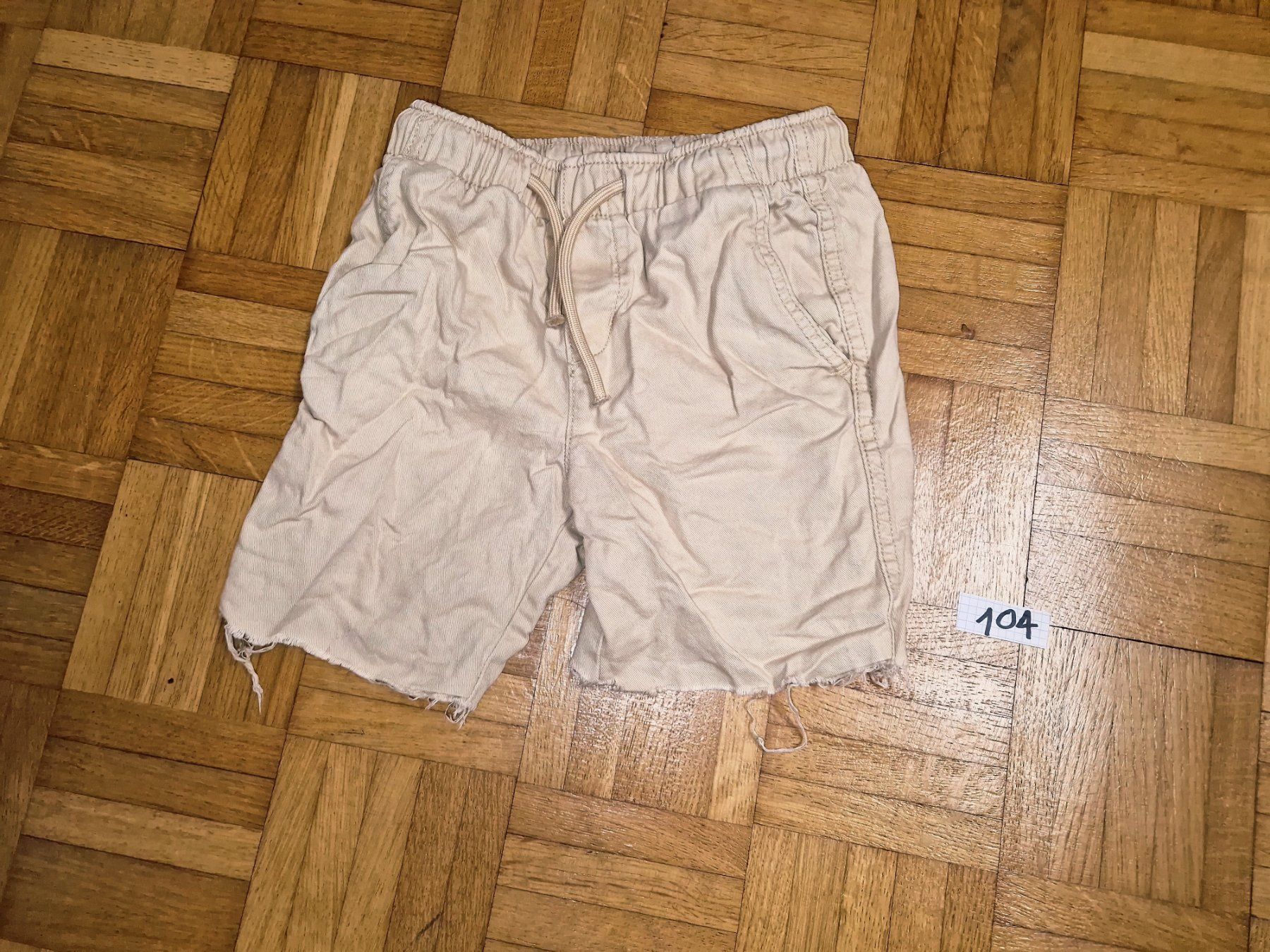 Pantaloni: Kurze Hose 104 – Usato da Stüsslingen venduto da white_angel86