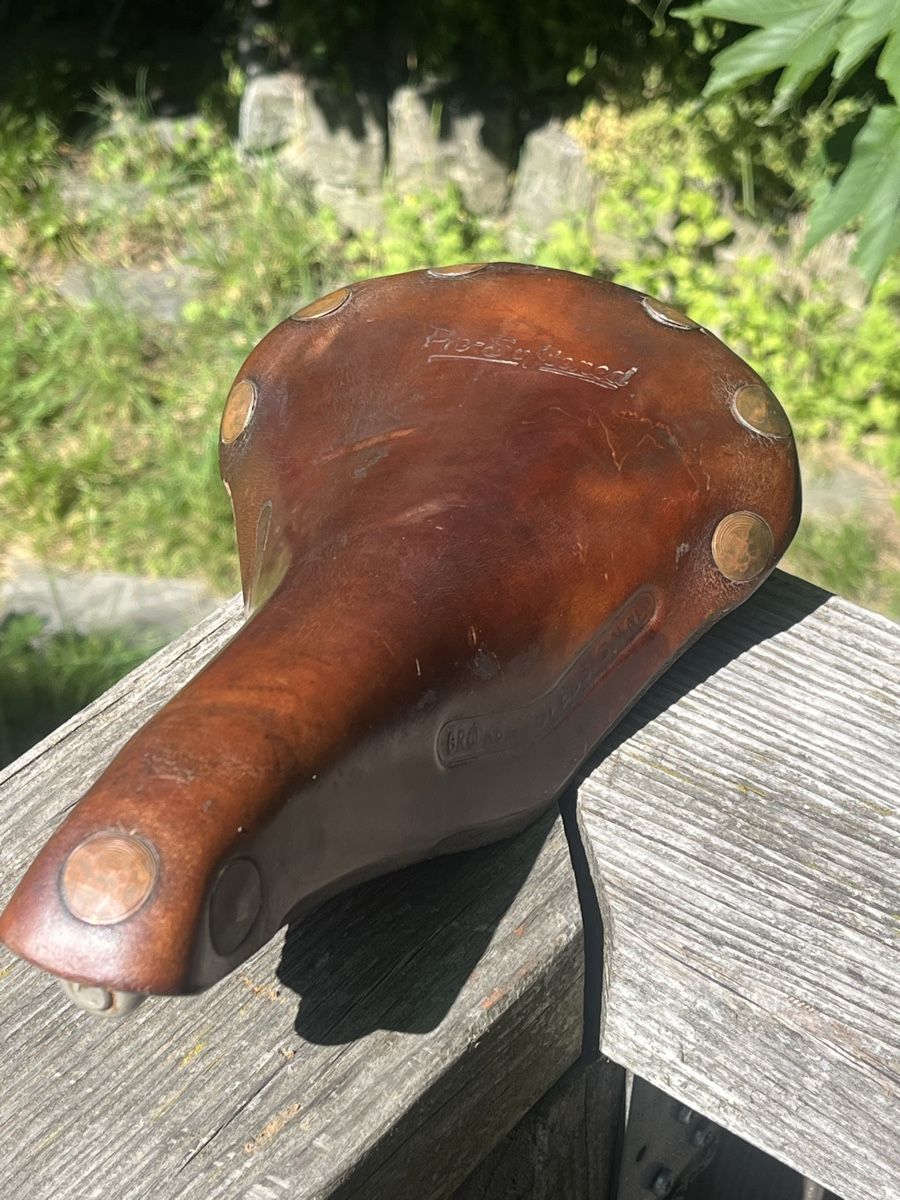 Brooks Pièces détachées: Oldtimer BROOKS Professional Pre-Softened  Leder-Velosattel – D'occasion à Wiesenberg par swissantik 3