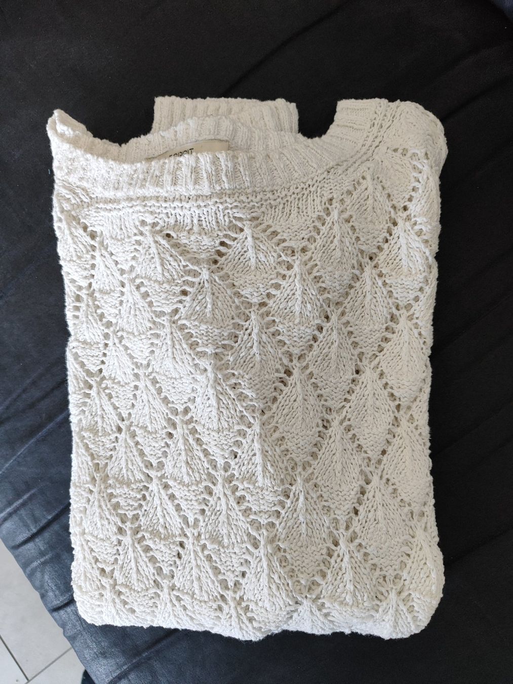 Esprit Maglioni & Felpe: Schöner weisser Pullover Esprit Gr. M (38/40) – Usato da Seon venduto da Mandes1 2