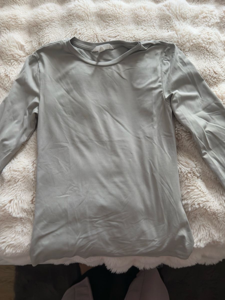 H&M Top: Langarmshirt H&M – Usato da Niederhasli venduto da elm_7pyv