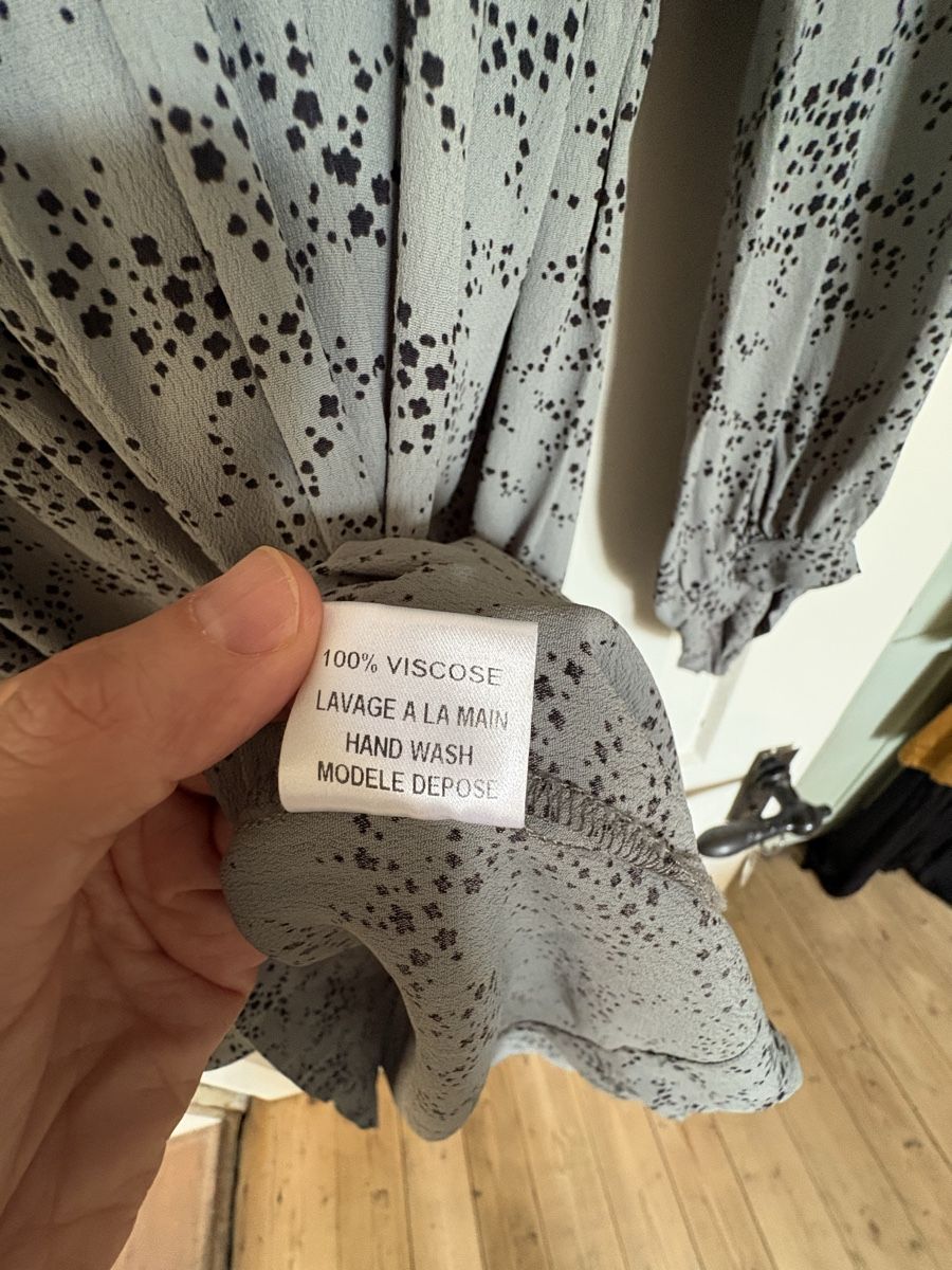 Maje Robes: Robe Maje imprimée gris bleue taille 2 – D'occasion à Glattfelden par clemdidou 3