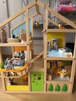 Hape Puppenhaus aus Holz mit viel Zubehör guter Zustand