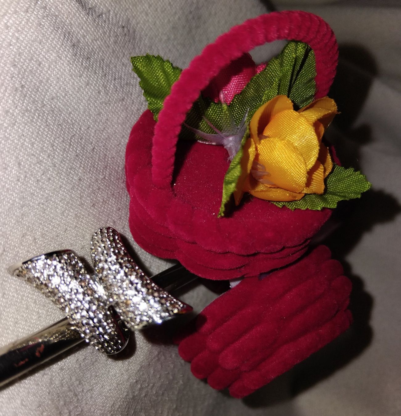Ringe: Raffinierter Schmuck-Ring – Neu (gemäss Beschreibung) aus Rorschach von kristys 6