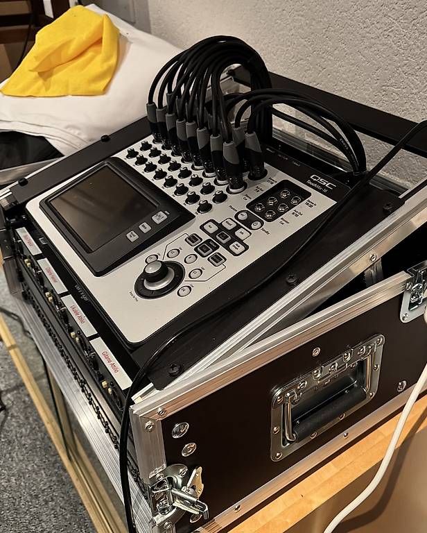 Console di mixaggio: QSC TOUCHMIX 16 in Case – Usato da Pratteln venduto da Passion77 3