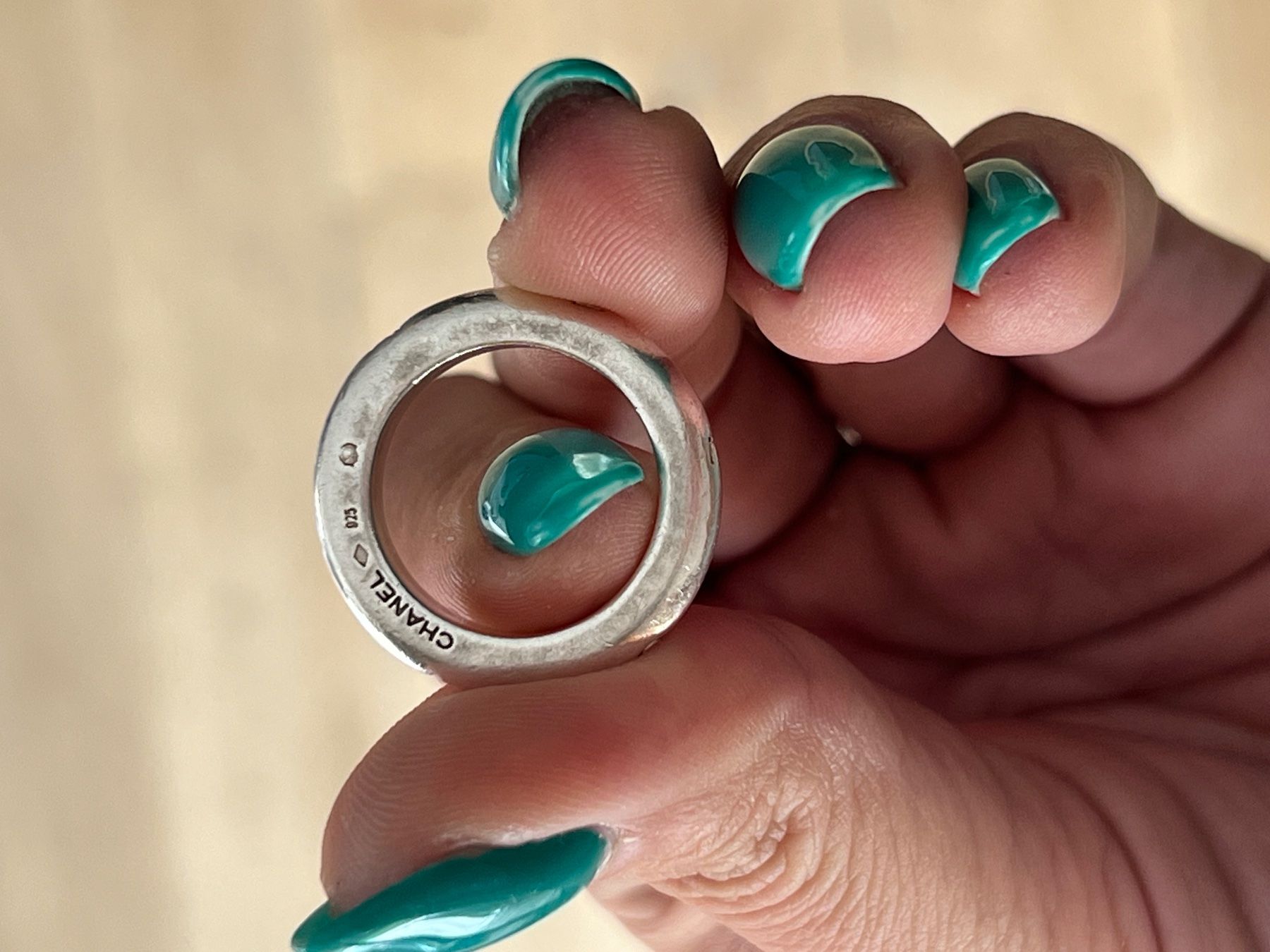 Chanel Anelli: Bague Chanel authentique, taille 51-52, état impeccable! – Usato da Le Châble VS venduto da ekb_wdn2 4