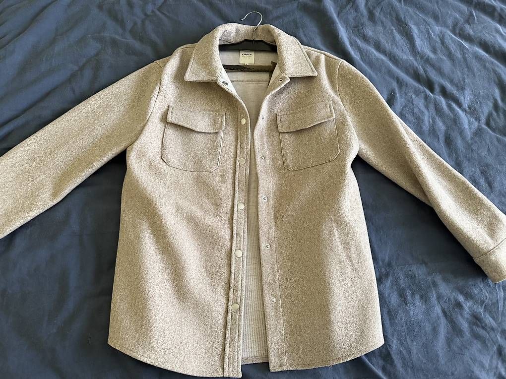 Giacche: ONLY & SONS Übergangsjacke, Gr. S, beige – Usato da Luzern venduto da Lorena.haj