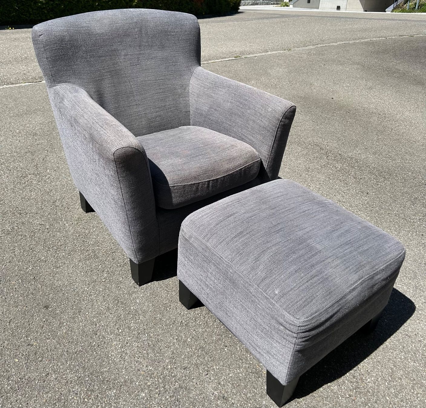 Poltrone: Sessel mit Hocker, grau, guter Zustand – Usato da Jona venduto da bas_qfm6 3