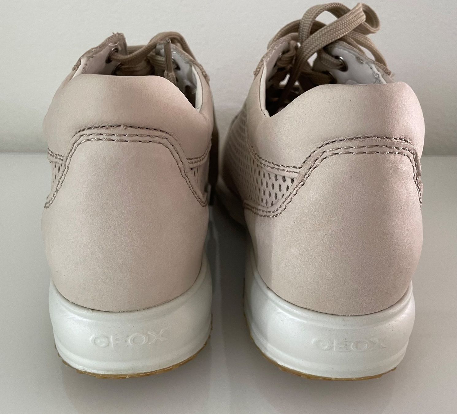 Geox Damenschuhe: Damen Geox Sneaker Grösse 38 – Gebraucht aus Schaffhausen von London114 1