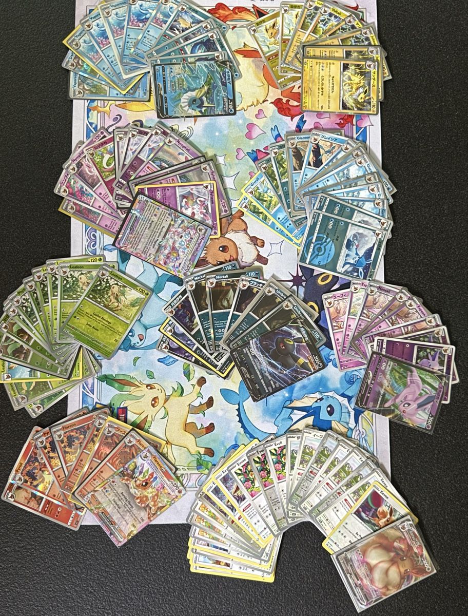 Pokémon Carte collezionabili: Pokémon - Eevee & Family 100 different  cards  – Nuovo (secondo la descrizione) da Uvrier venduto da sauma85