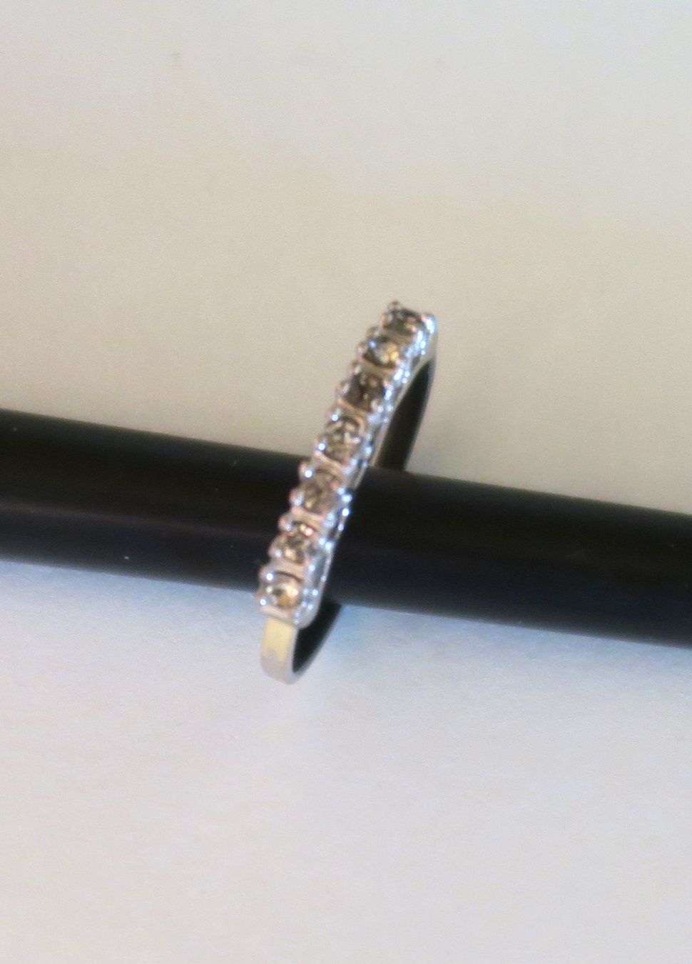 Anelli: Ring mit Strasssteinen, Gr. 62.8 mm – Usato da Brittnau venduto da marlenestone