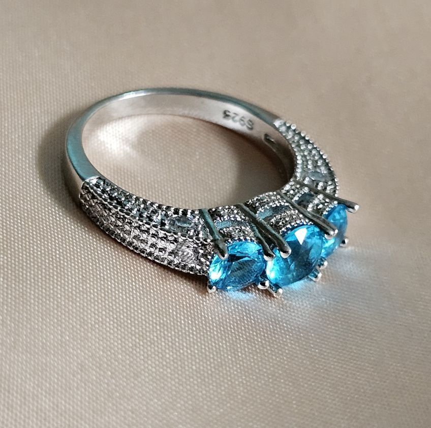 Anelli: Eleganter Ring mit blauem Topas, 925 versilbert, Gr. 9 – Nuovo (secondo la descrizione) da Grenchen venduto da maretop 4