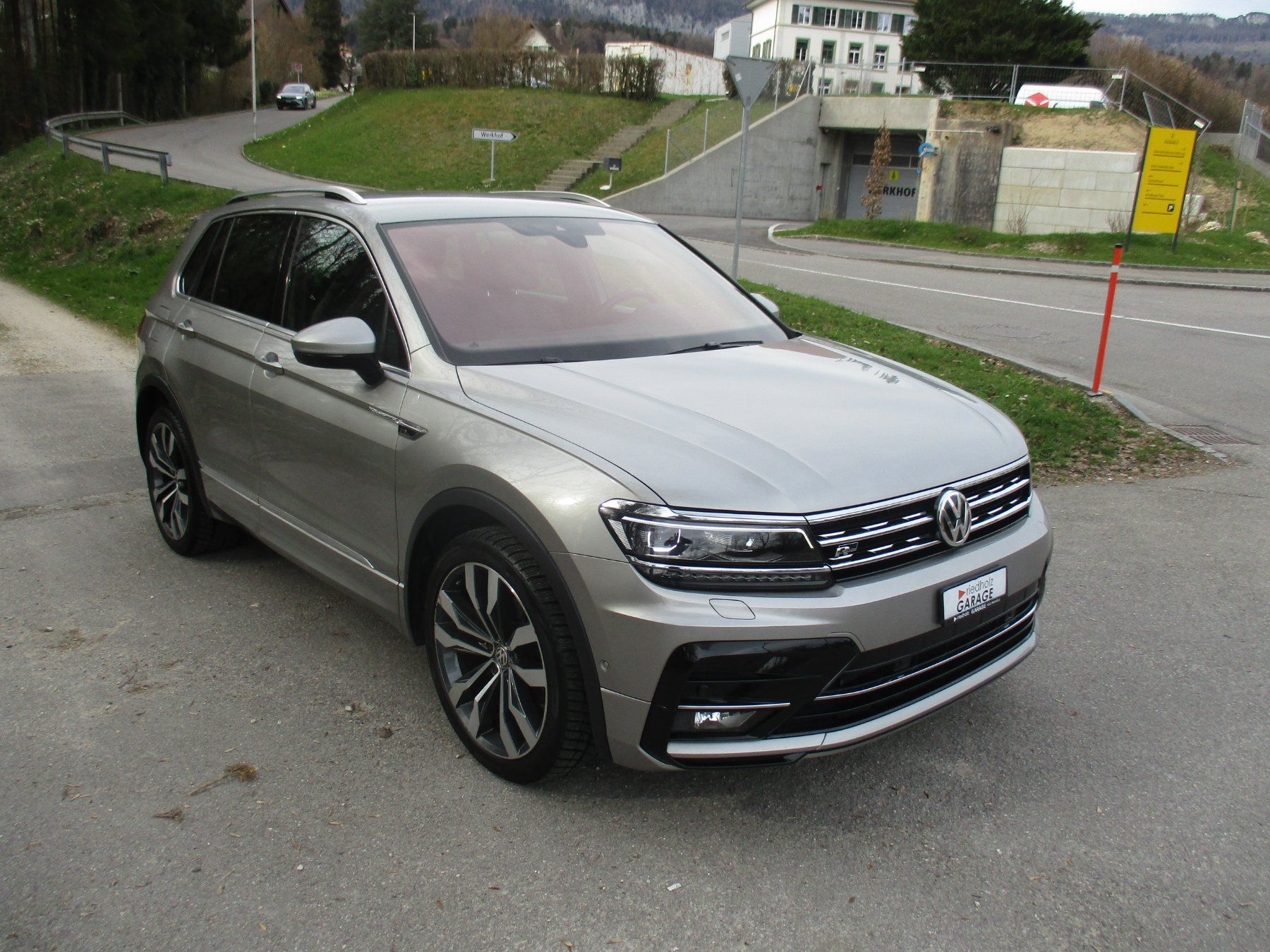 VW Automobili: VW Tiguan 2.0D 4M RL – Usato da Riedholz venduto da Riedholz-Garage 2