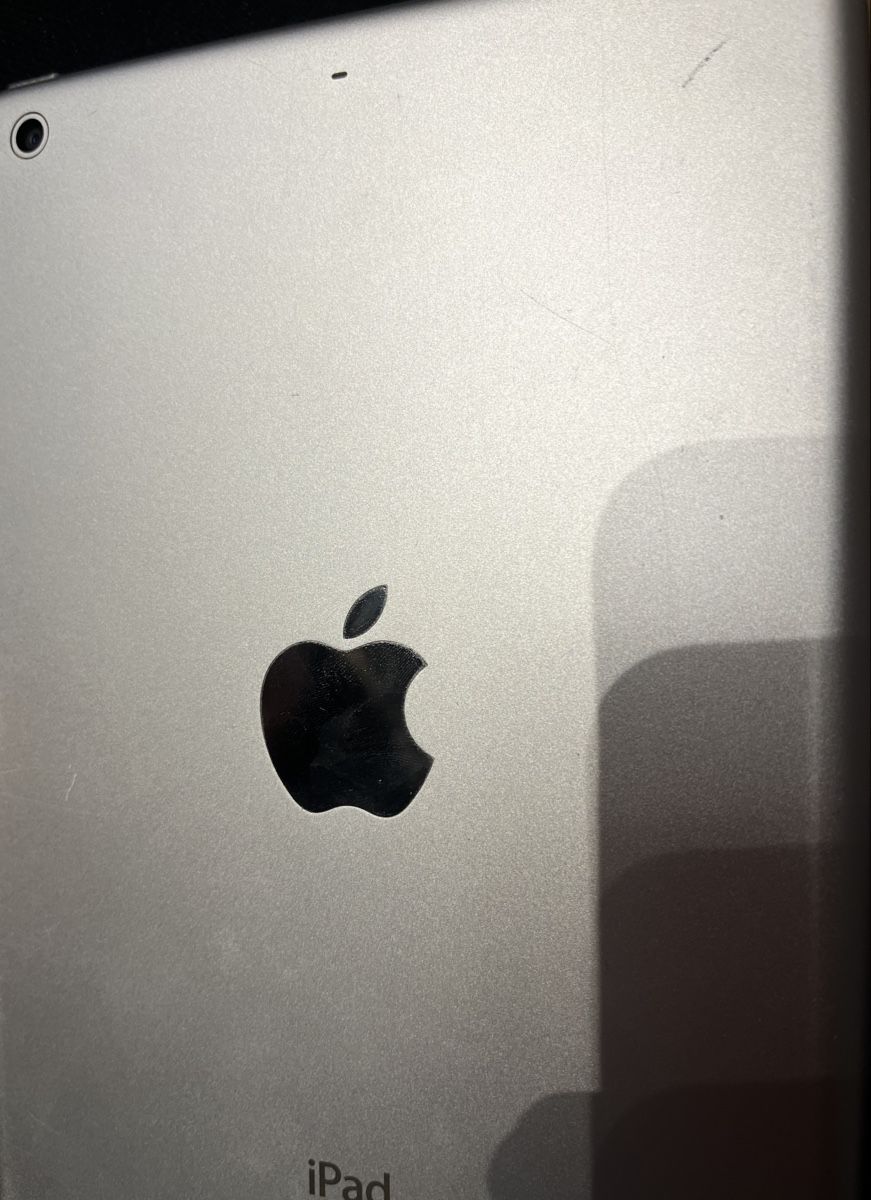 Apple Tablet PC: Apple iPad Tablet silber gebrauchter Zustand – Gebraucht aus Lupsingen von sil_l6wg 2
