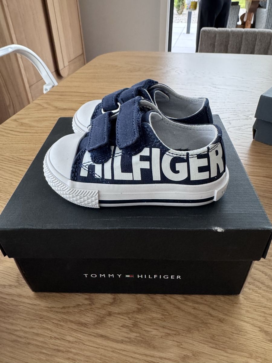 Tommy Hilfiger Scarpe per ragazzi: Tommy Hilfiger Sneaker Baby NEU – Nuovo e nell'imballaggio originale da Luzern venduto da raquel.m