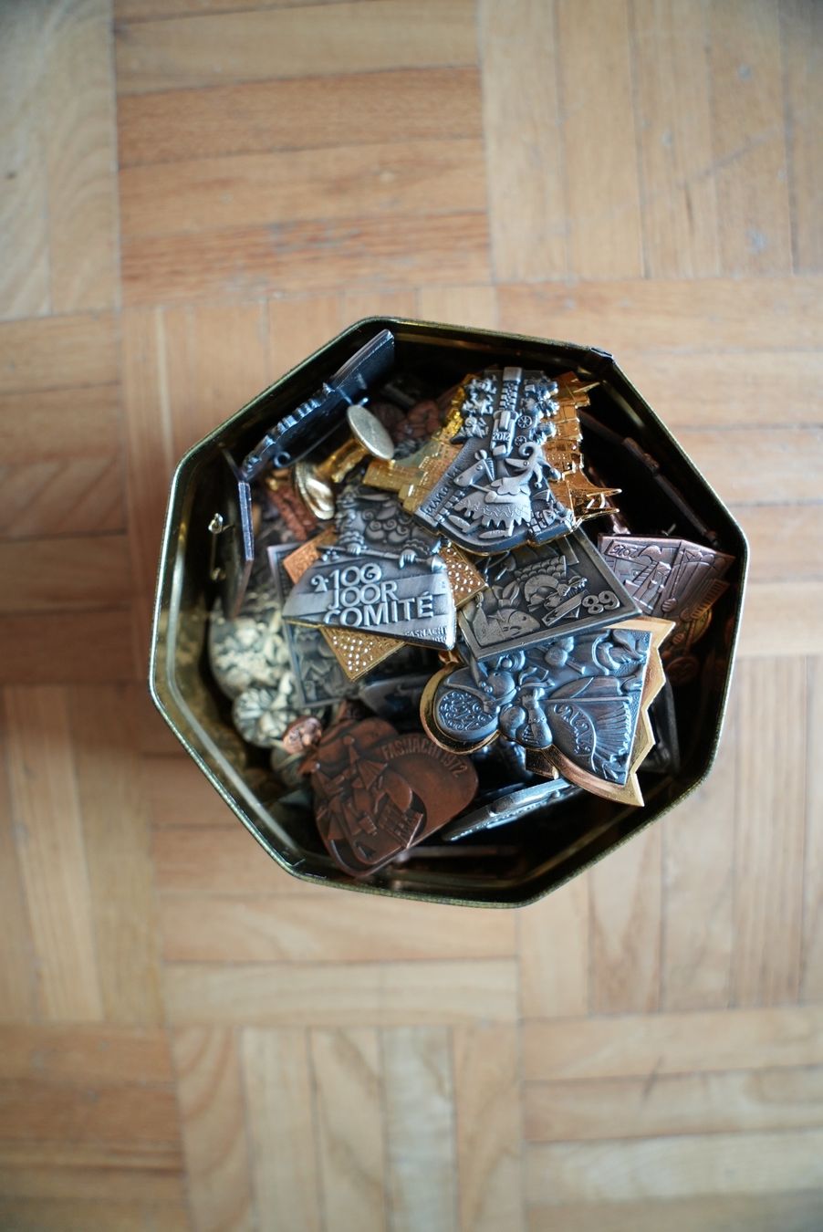 Basler Placchette & Badge: Basler Fasnachts Blagetten Diverses – Usato da Basel venduto da DavideCalla