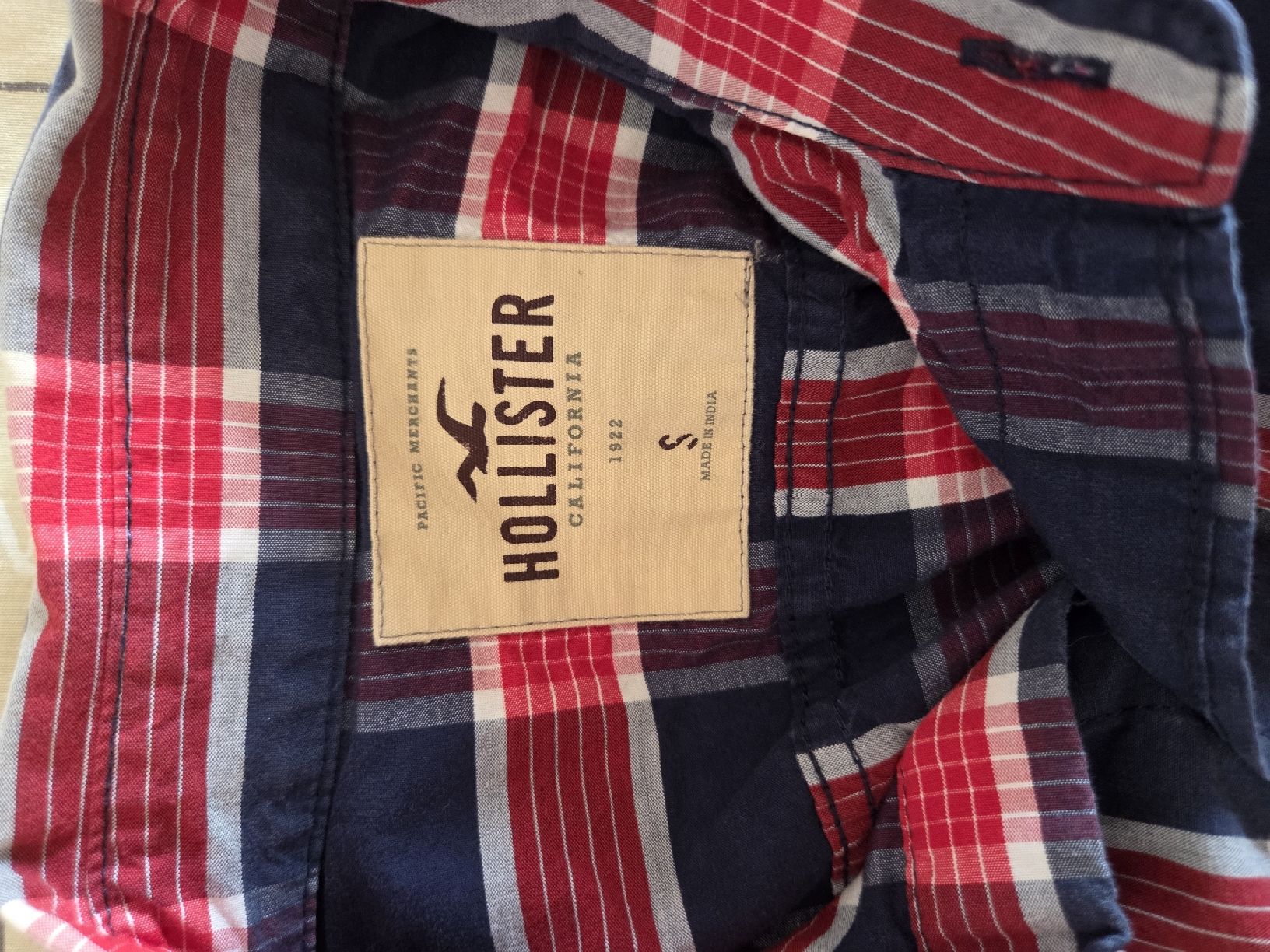 Hollister Hemden: chemise  – Gebraucht aus Lausanne von hel_ll2g 2