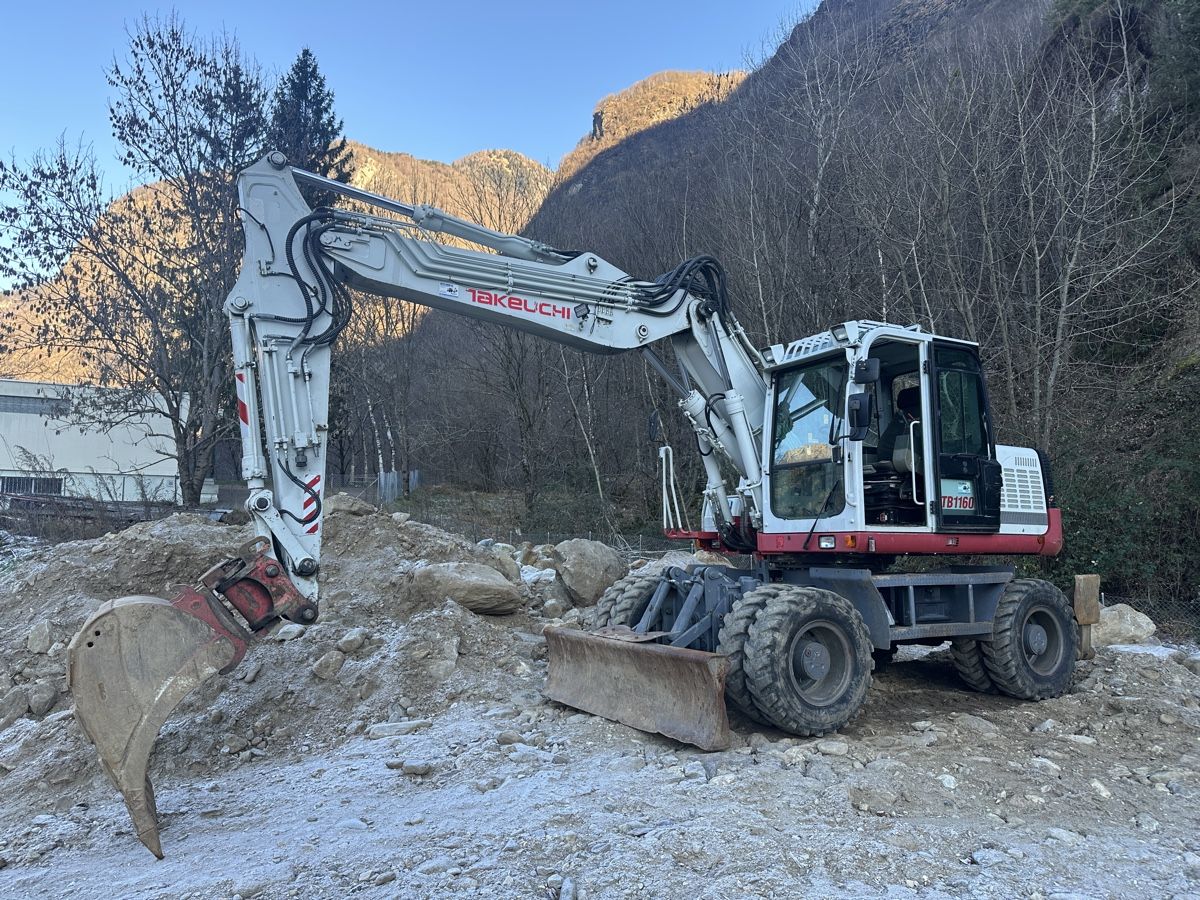 Takeuchi Escavatori: Takeuchi TB 1160 W – Usato da Grono venduto da Urabus-88