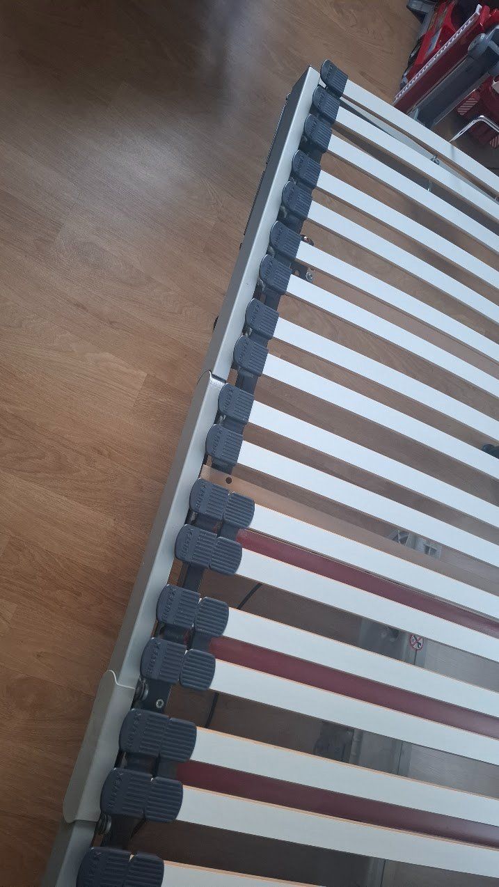 Reti a doghe: Lit 90 x 200 / sommier électrique – Usato da Fribourg venduto da Kiki020 6