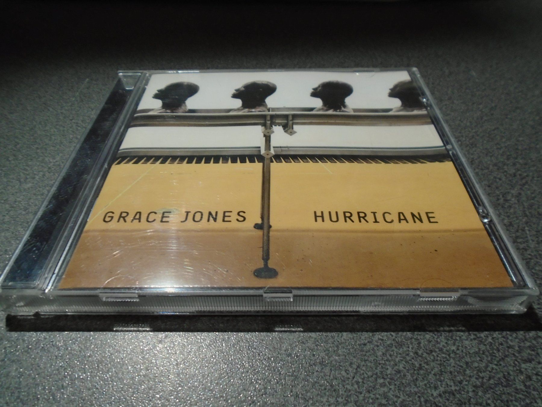 CDs: CD Grace Jones, Hurricane – Gebraucht aus Zürich von abraxas1291