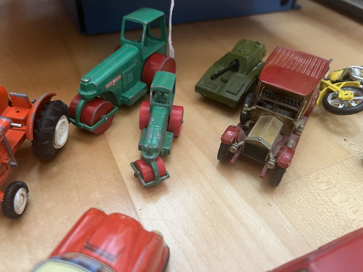 Matchbox Modellautos: Grosse Sammlung Modellautos Matchbox Corgi Dinky Toys – Gebraucht aus Dörflingen von petite.ella 8