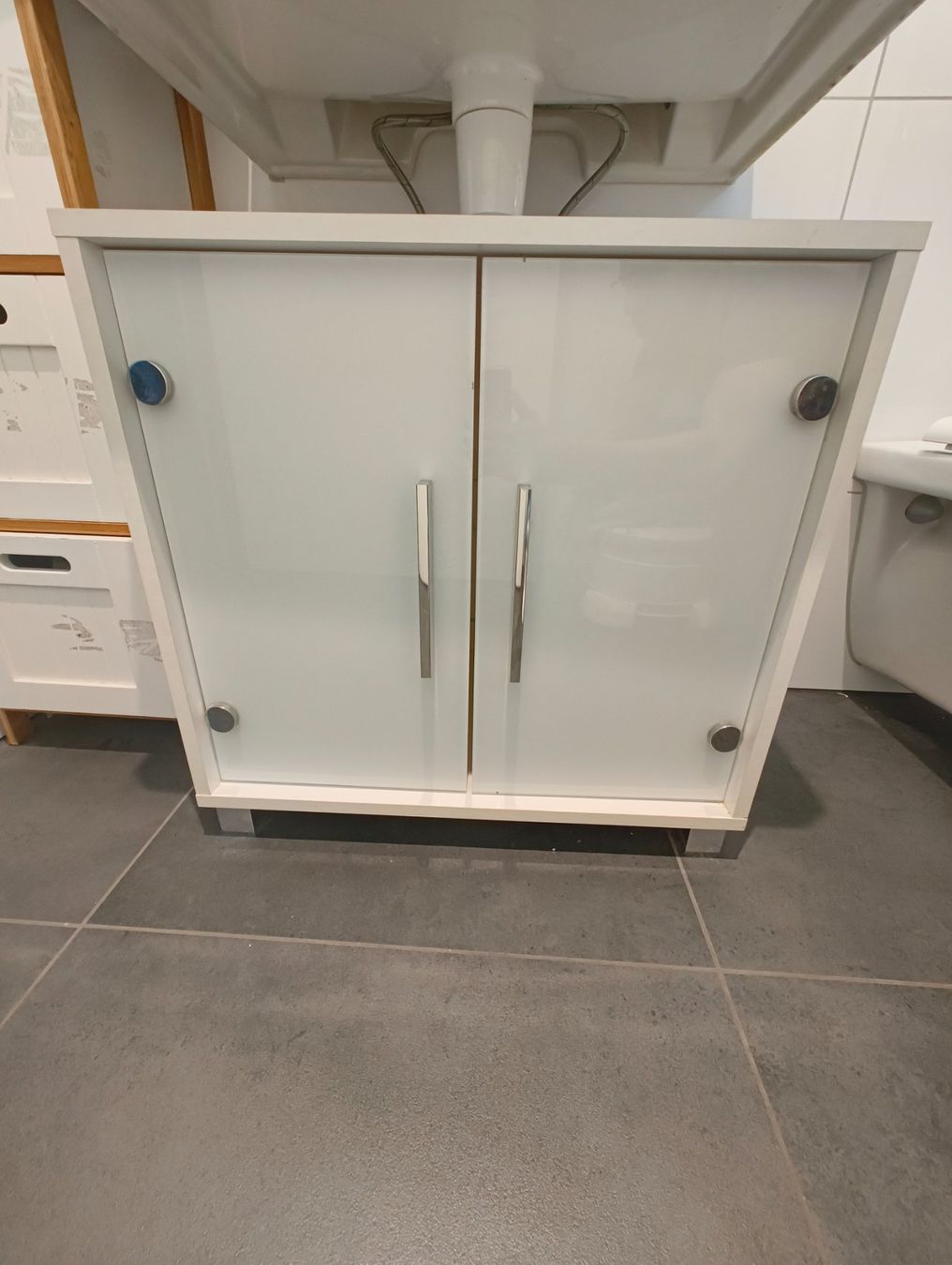 Badezimmermöbel: Waschbeckenunterschrank – Gebraucht aus Rombach von Flo356