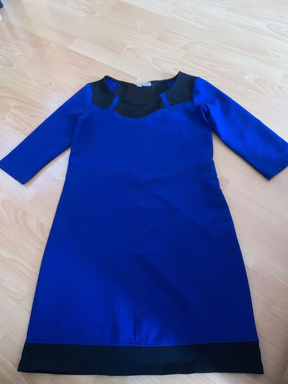 Kleider: Jolie robe Carnaby bleue t. 38 – Gebraucht aus MEYRIN von Gwendo10