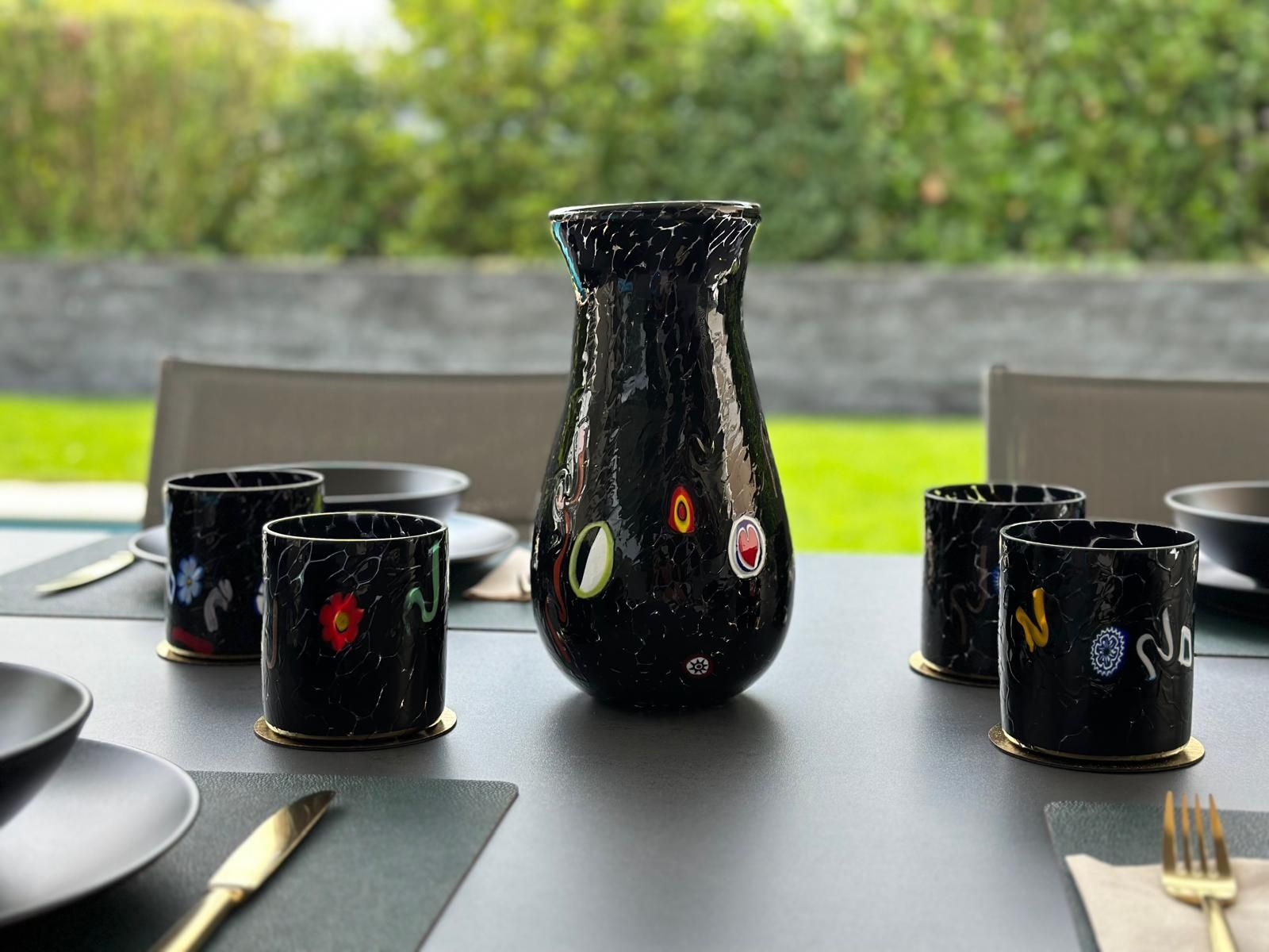 Murano Bicchieri: Murano Glas Set, Karaffe mit 10 Gläser, Schwarz – Nuovo (secondo la descrizione) da Rudolfstetten venduto da Calanda12 2