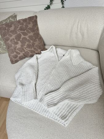 Weicher Strickpullover in Weiss