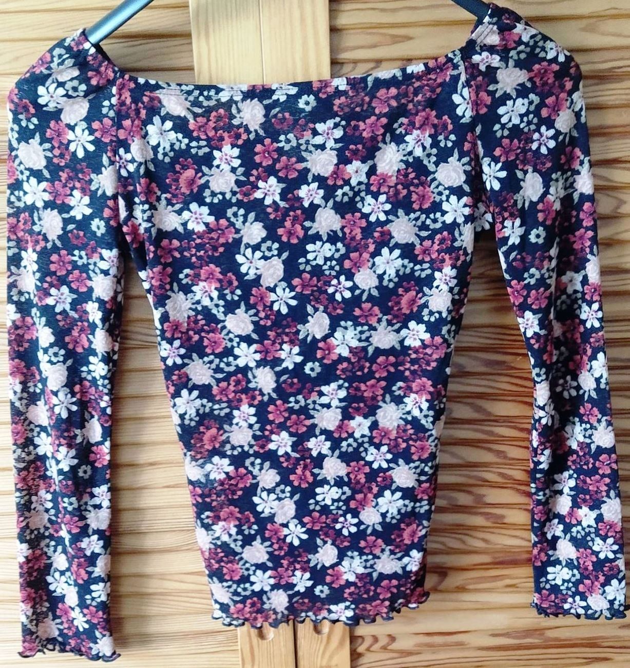 Chemisiers: Bluse mit Blumenmuster aus 100% Polyester in Grösse S – Neuf (Voir description) à Zürich par 1-2-3-Kaufen 4
