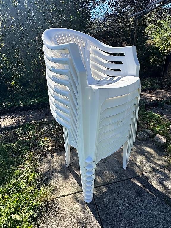 Chaises: Gartenstühle 9 Stk. – D'occasion à Luzern par Jeremija 1