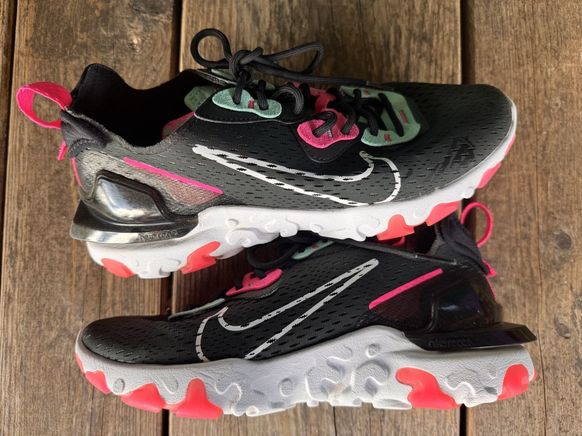 Nike Scarpe da donna: Sneakers von NIKE / Grösse 42 – Usato da hendschiken venduto da hippielfe 1