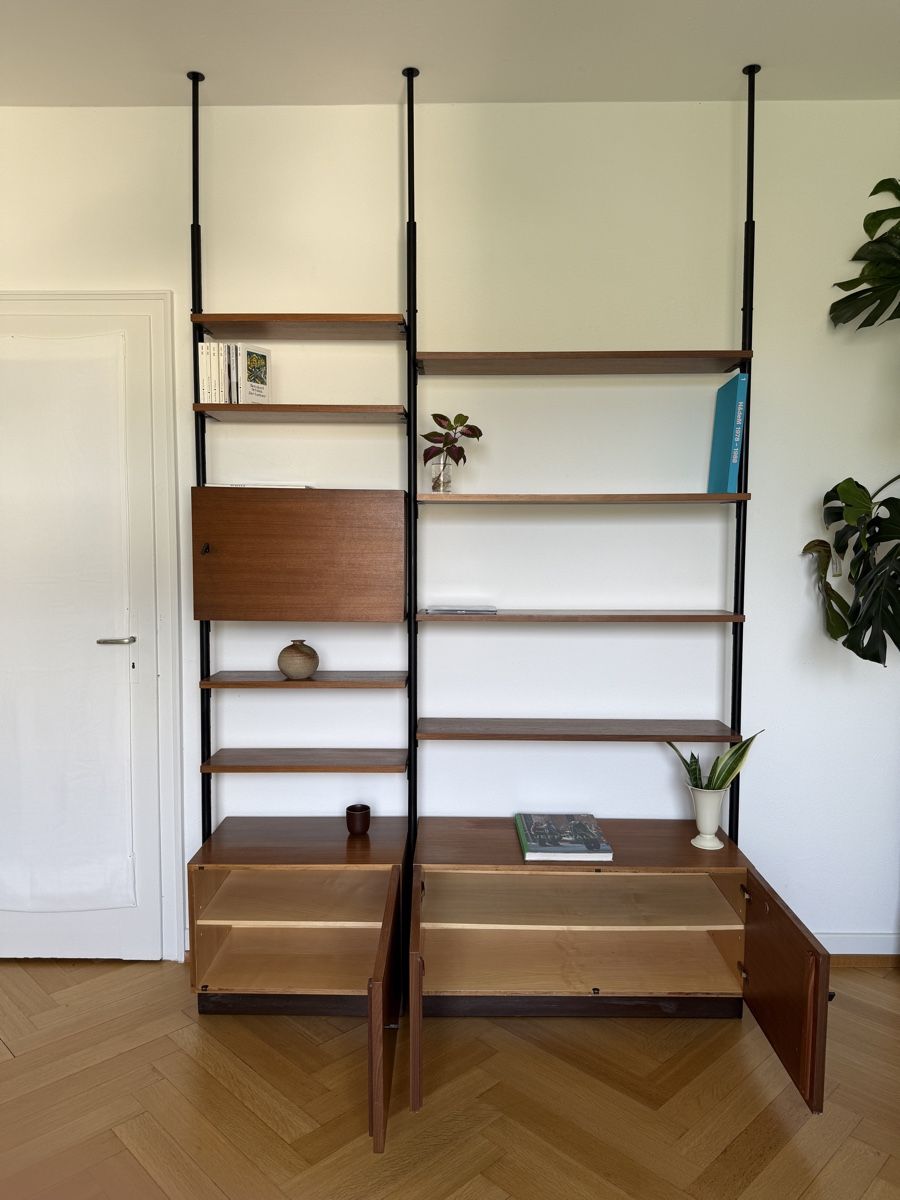 Regale: Midcentury Teak Teleskopregal – Gebraucht aus Basel von Barty 2