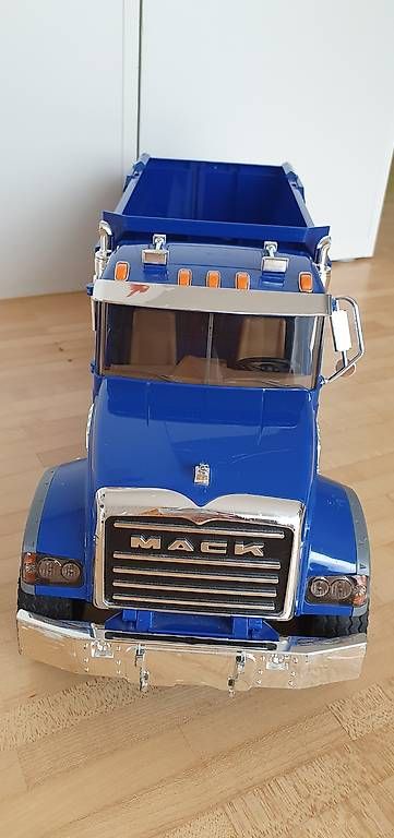 Spielzeuge: Bruder LKW mit Kippmulde – Gebraucht aus Egg b. Zürich von ZH-8132 2