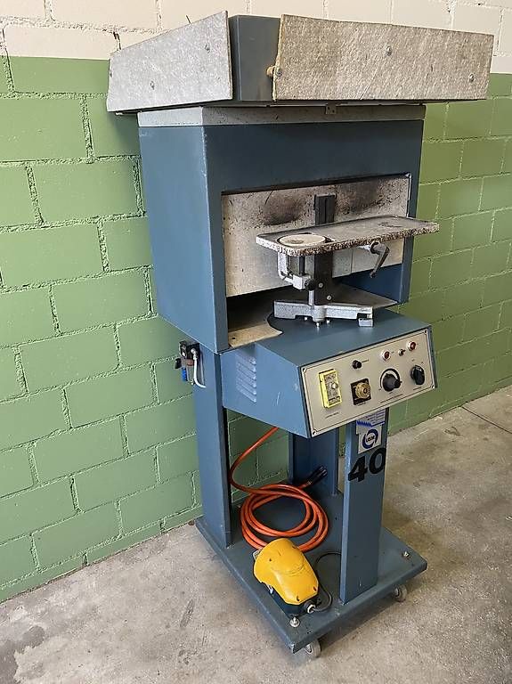 Toutes les machines: USM Sohlenpresse – D'occasion à Nebikon par schnischna80 1