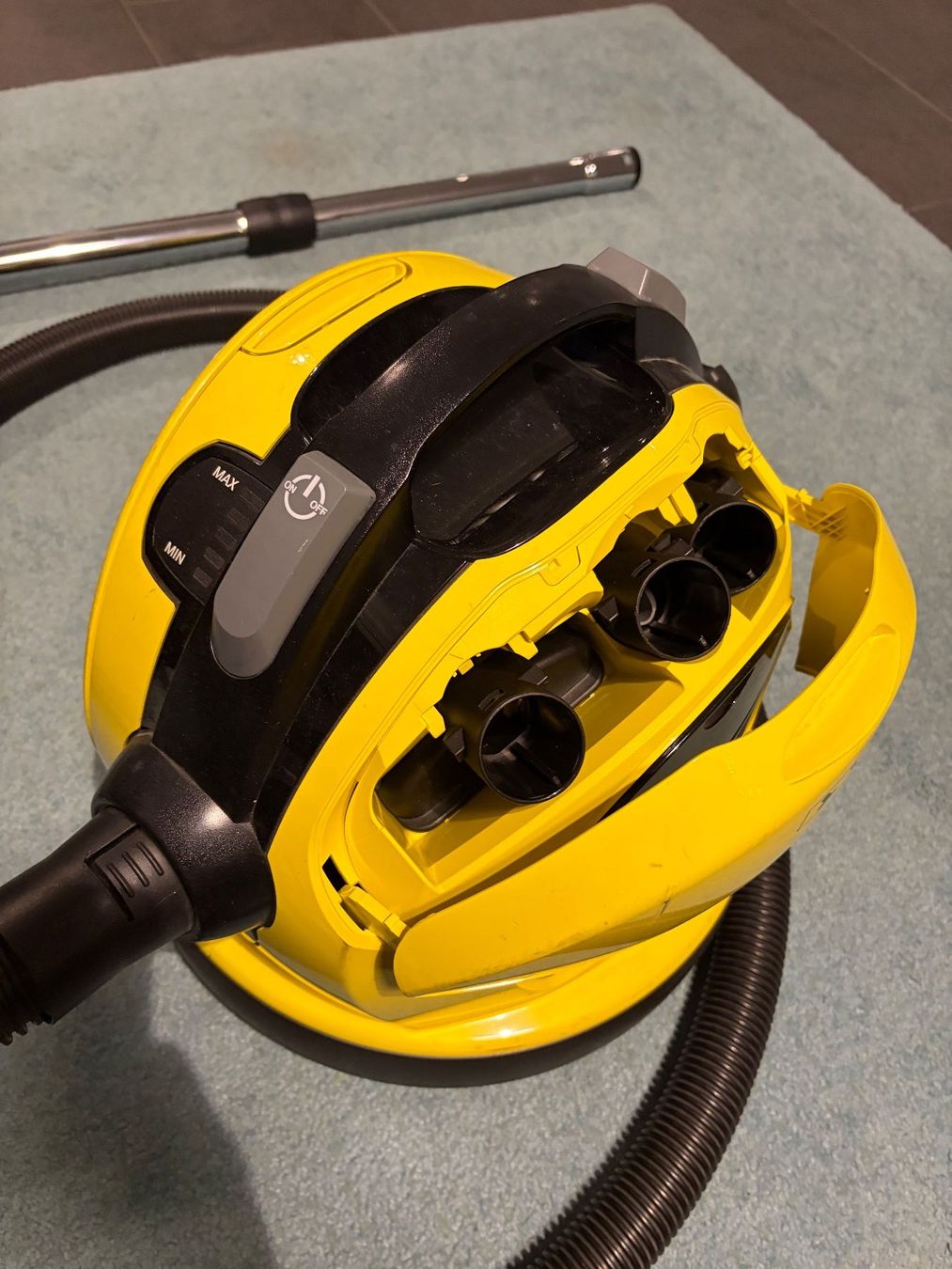 Staubsauger & Zubehör: Kärcher VC6 Premium CH-Version – Gebraucht aus Wilen b. Wollerau von ellaro 2