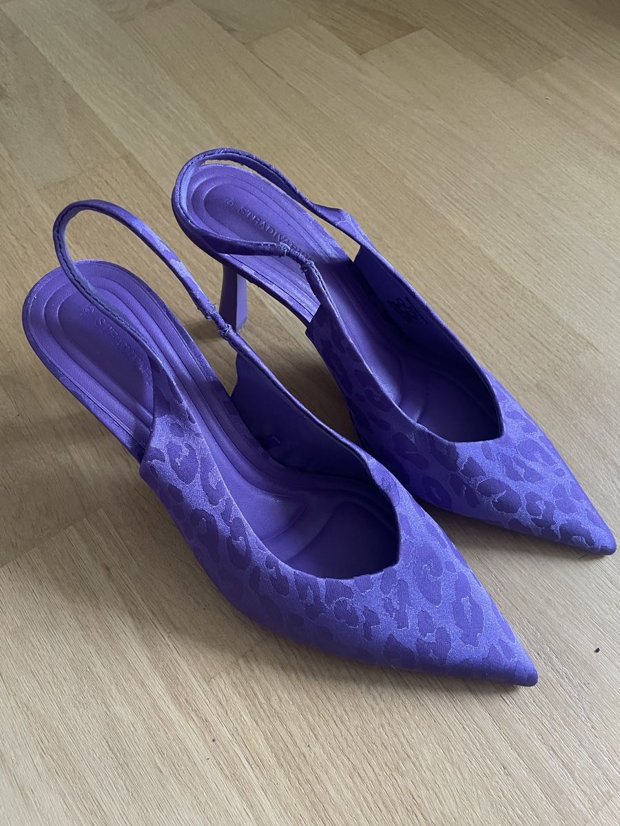 Stradivarius Damenschuhe: NEU! Decolleté von Stradivarius – Neu (gemäss Beschreibung) aus Horw von Spi8992