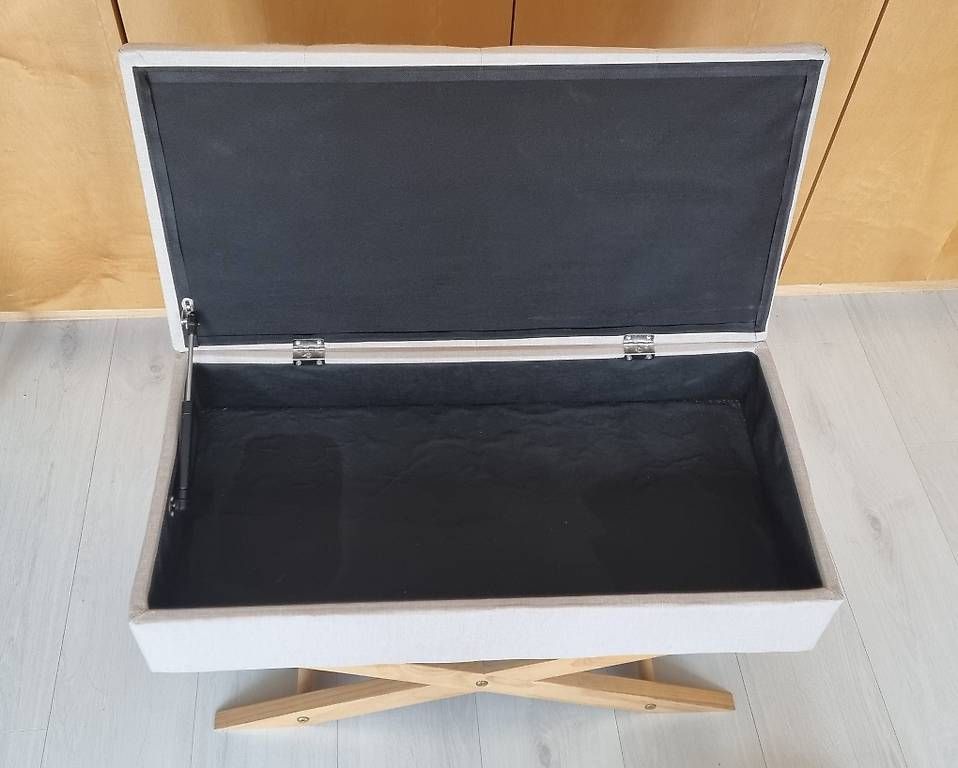 Panchine: Banc avec rangement gris clair – Usato da La Sagne NE venduto da die_56yf 1