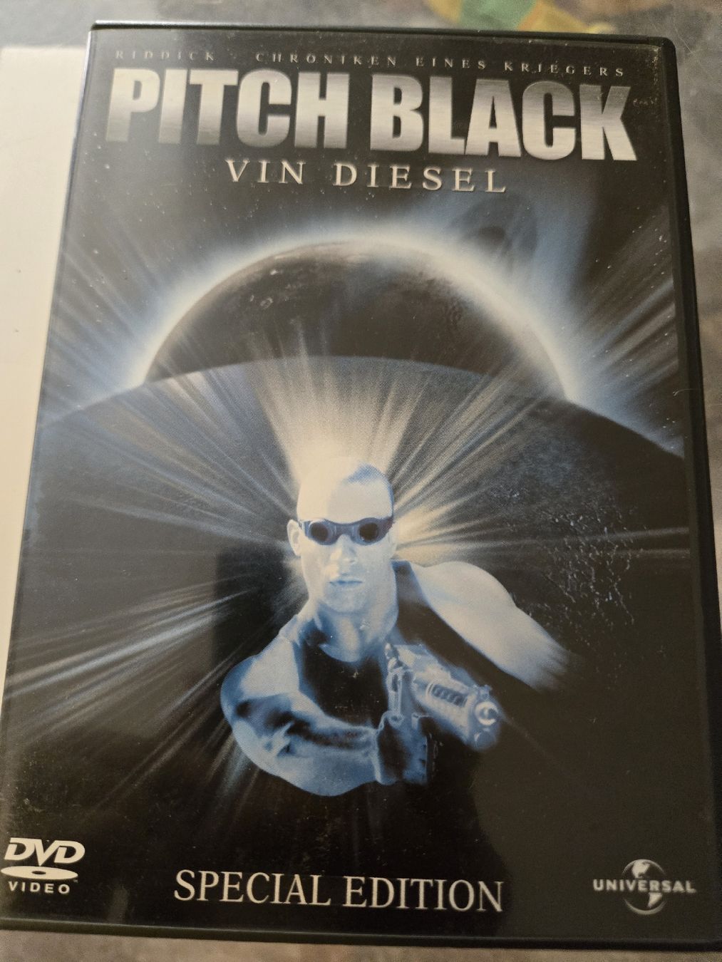 Tutti i DVDs: Pitch Black DVD – Usato da Bussigny venduto da Kfdlt