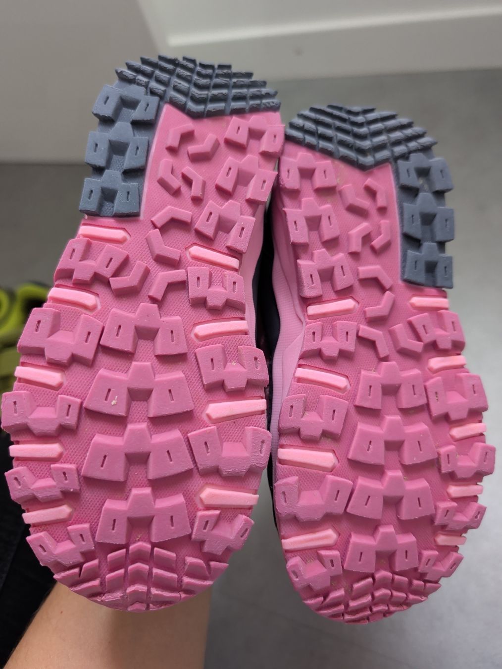 Chaussures filles: Wanderschuhe Trollkids pink Gr. 29 – D'occasion à Kaisten par gra_7v6b 1