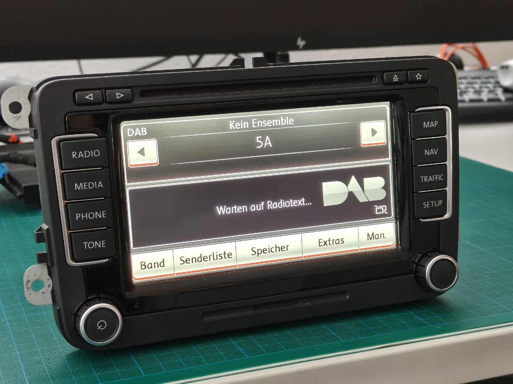 Navigatori: VW RNS 510 Navigationsgerät mit DAB+ – Usato da Niederuzwil venduto da Roepps 2